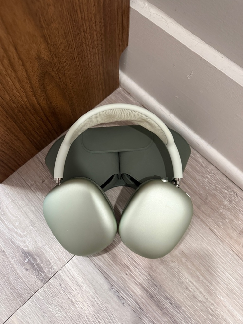 Apple AirPod Max Headphones Green